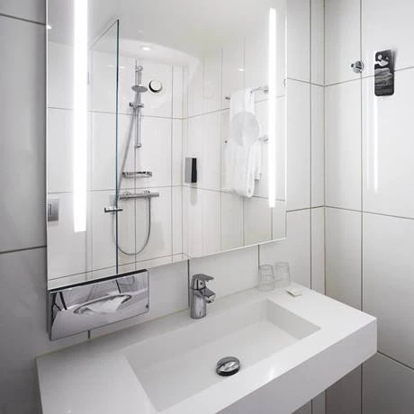 Grohe Eurosmart Cosmopolitan Mono Basin Mixer with Pop-up Waste - 3282500L 4 Grohe Eurosmart Cosmopolitan Mono Basin Mixer with Pop-up Waste - 3282500L - Image 2